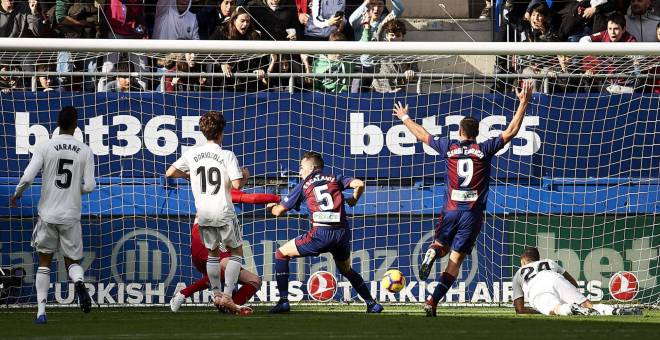 D80310FB-E352-4046-989A-35F681B787A1